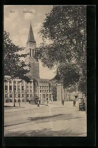 AK Kiel, Strassenbahn vor dem Rathaus