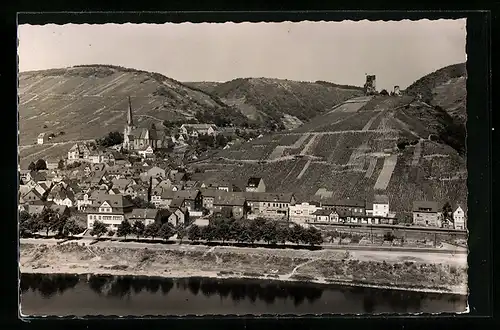 AK Klotten an der Mosel, Totalansicht mit der Kirche auf dem Berg