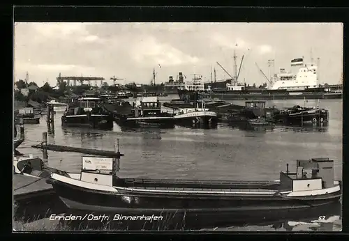 AK Emden i. Ostfr., Schiffe im Binnenhafen