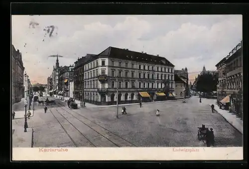 AK Karlsruhe i. B., Passanten auf dem Ludwigsplatz