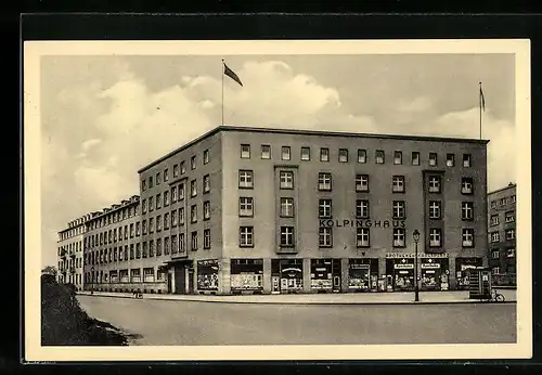 AK Karlsruhe i. B., auf der Strasse vor dem Kolpinghaus