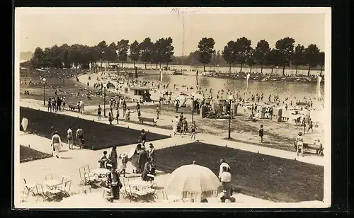 AK Karlsruhe i. B., Badegäste im Freibad