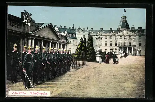 AK Karlsruhe, die Schlosswache steht Spalier