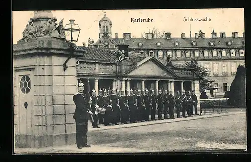 AK Karlsruhe i. B., die Schlosswache in Uniformen