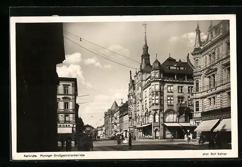 AK Karlsruhe i. B., Strassenansicht mit Moninger Grossgaststättenbetrieben