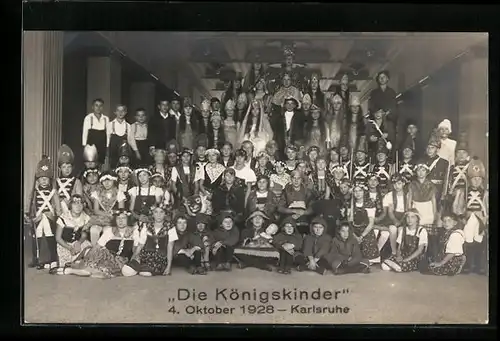 AK Karlsruhe i. B., Gruppenbild der Königskinder in Kostümen, 4. Oktober 1928