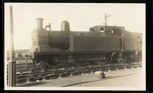 Foto-AK Englische Lokomotive mit Kennung 3101 auf einem Abstellgleis stehend