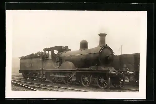 Foto-AK Lokomotive der englischen Eisenbahngesellschaft LNER mit Kennung 6828