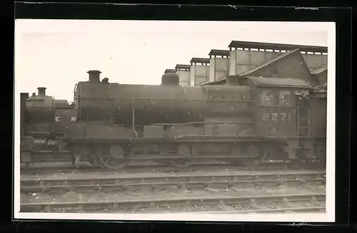 Foto-AK Lokomotive der englischen Eisenbahn mit Kennung 8271
