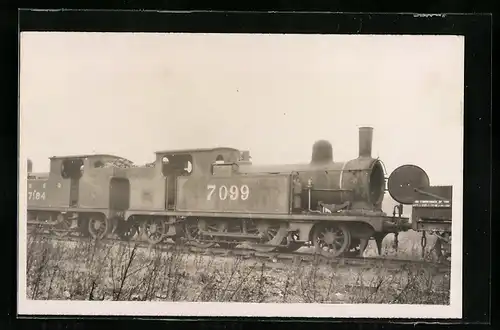 Foto-AK Lokomotive der englischen Eisenbahngesellschaft LNER mit Kennung 7184 & 7099