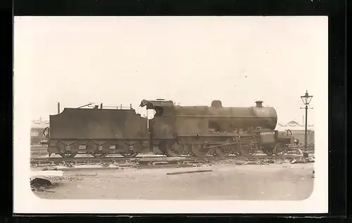 Foto-AK Lokomotive der englischen Eisenbahn mit Kennung 13807