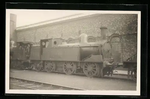 Foto-AK Lokomotive der englischen Eisenbahn mit Kennung 7705