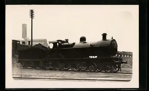 Foto-AK Lokomotive mit Kennung 380 auf einem Abstellgleis