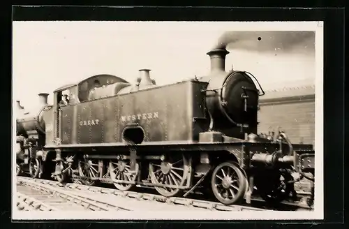 Foto-AK Lokomotive der englischen Eisenbahngesellschaft Great Western mit Kennung 3956
