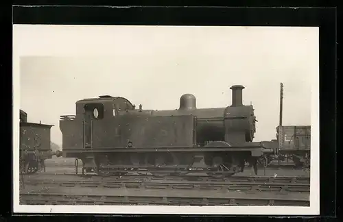 Foto-AK Lokomotive der englischen Eisenbahngesellschaft LMS mit Kennung 16667