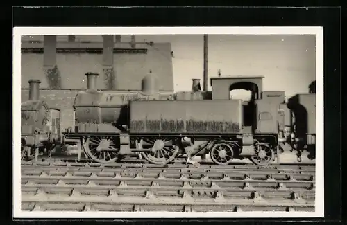 Foto-AK Lokomotive mit Kennung 23 auf einem Abstellgleis stehend