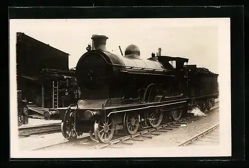 Foto-AK Lokomotive der englischen Eisenbahngesellschaft mit Kennung 14352