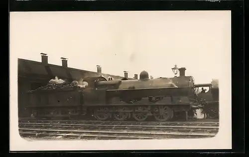 Foto-AK Lokomotive der englischen Eisenbahngesellschaft mit Kennung 9410