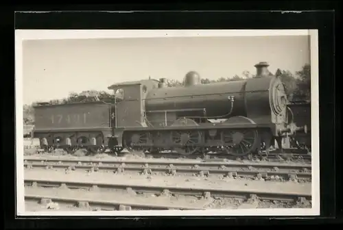 Foto-AK Lokomotive der englischen Eisenbahngesellschaft mit Kennung 17491