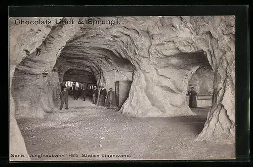 AK Jungfraubahn, Station Eigerwand, Inneres mit Passagieren