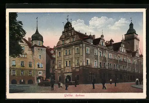AK Gotha, Passanten vor dem Rathaus