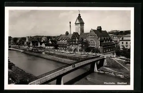 AK Pforzheim, Fussgängerbrücke am Stadtbad