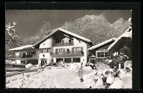 AK Garmisch-Partenkirchen, Berggasthof Almhütte am Südhang des Kramers im Schnee