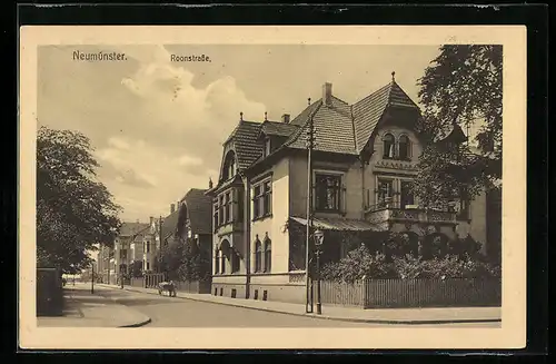 AK Neumünster, Roonstrasse mit Laterne