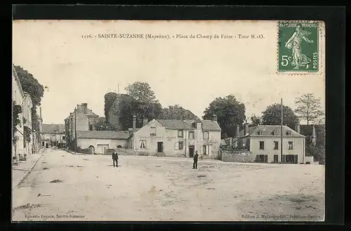 AK Sainte-Suzanne, Place du Champ de Foire