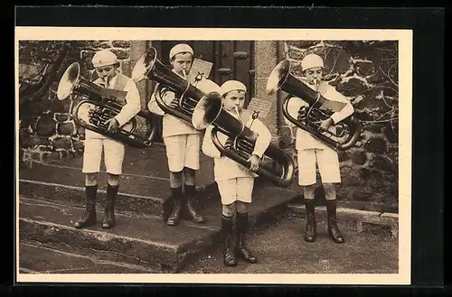 AK Saint-Fraimbault-de-Prières, Les Contrebasses de la Fanfare des Petits Orphelins de Saint-Georges-de-l`Isle