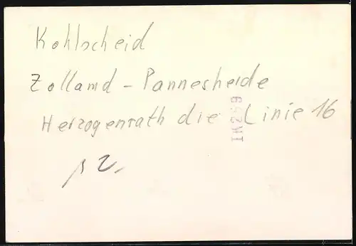 Fotografie unbekannter Fotograf, Ansicht Kohlscheid, Strassenbahn-Schaffner & Strassenbahnführer neben Triebwagen Linie 16