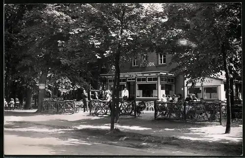 Fotografie Jos. Nuss, Eemnes, Ansicht Ede / Gelderland, Pension-Restaurant Boschlust mit Biergarten