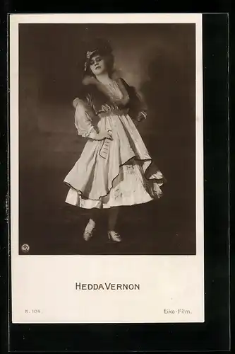 AK Schauspielerin Hedda Vernon in Tanzpose