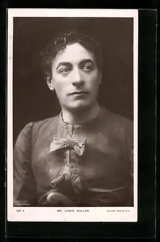 AK Schauspieler Lewis Waller im Bühnenkostüm