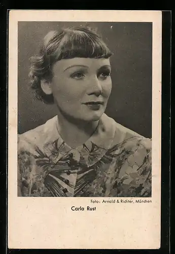 AK Schauspieler Carla Rust im Blumenhemd