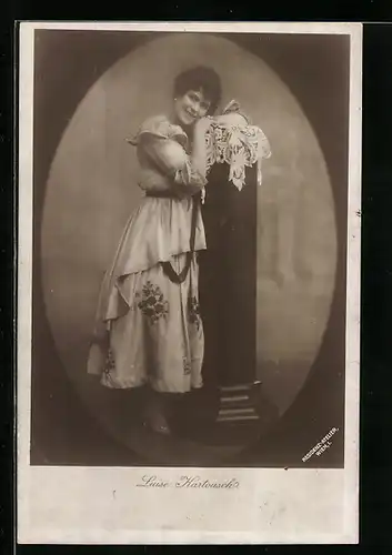AK Luise Kartousch, Portraitfoto der Operettensängerin