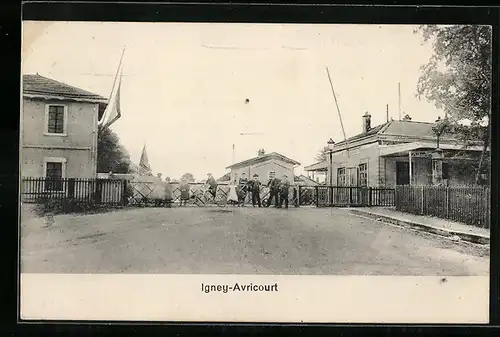 AK Igney-Avricourt, Ortspartie mit Einwohnergruppe