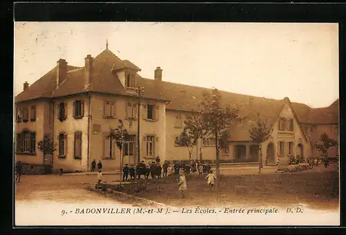 AK Badonviller, Les Ecoles, Entrée principale