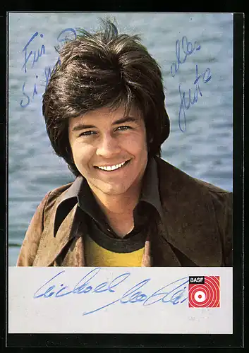 AK Musiker Michael Martin lächelnd im gelben Pullover, Autograph