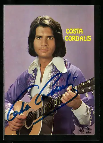 AK Musiker Costa Cordalis mit Gitarre, Autograph