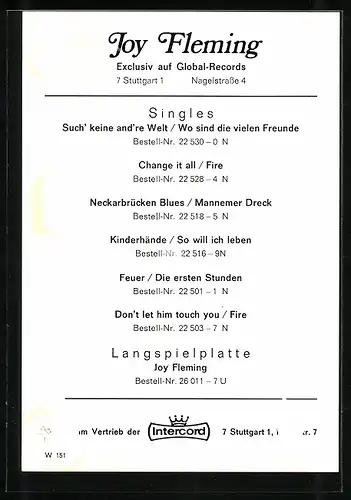 AK Musikerin Joy Fleming auf Sessel sitzend, Autograph