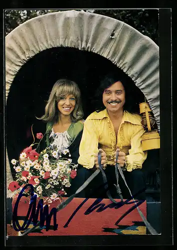 AK Musiker Ann und Andy in einem Planwagen, Autograph