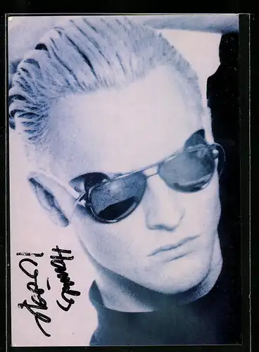 AK Musiker Hannes Kröger mit Sonnenbrille, Autograph