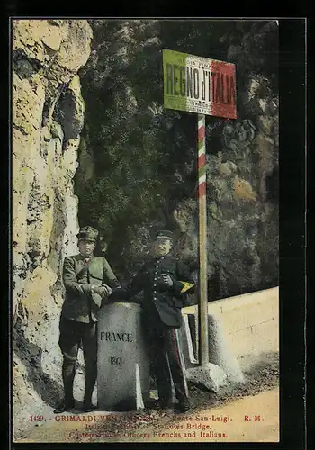 AK Grimaldi-Ventimiglia, Ponte San Luigi, Italienischer und französischer Grenzer am Grenzstein