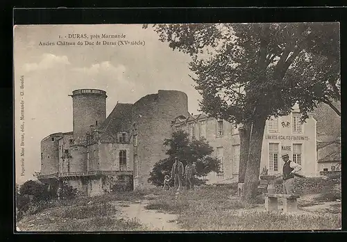 AK Duras, ancien château des Ducs de Duras et la mairie