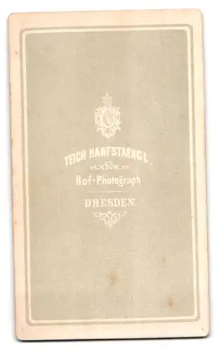 Fotografie Teich Hanfstaengl, Dresden, Junge Dame mit Flechtfrisur