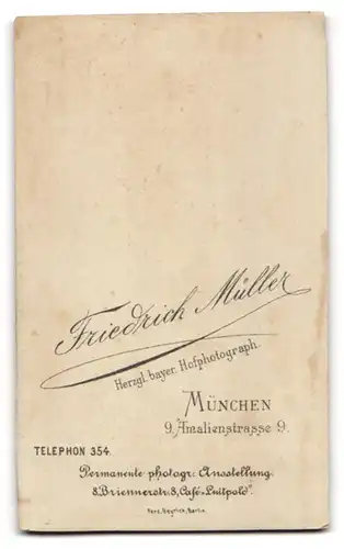 Fotografie Friedrich Müller, München, Amalienstr. 9, Eleganter Herr mit Zwicker und Schnauzbart