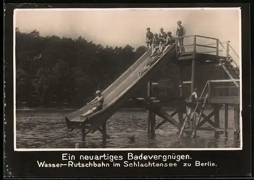 Fotografie unbekannter Fotograf, Ansicht Berlin, Wasser-Rutschbahn im Schlachtensee