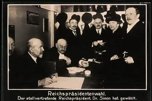 Fotografie Reichspräsidentenwahl, stellvertretende Reichspräsident Dr. Simon hat gewählt