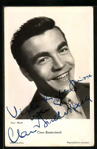 AK Portrait des Schauspielers Claus Biederstaedt, original Autograph